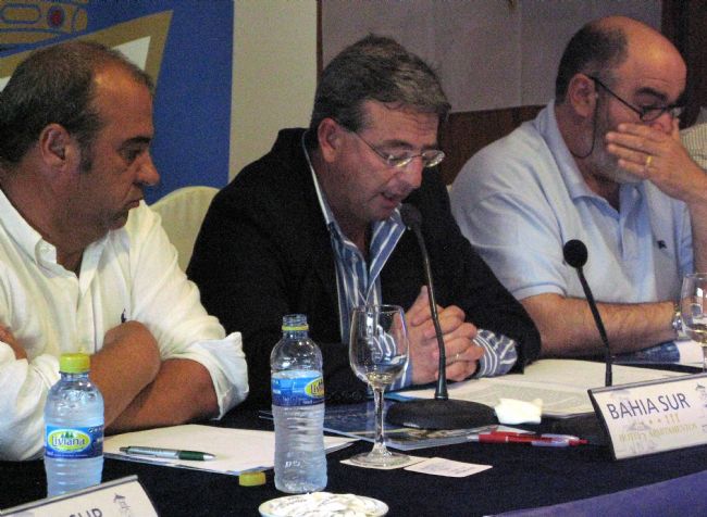 Manuel Acosta durante una de sus intervenciones en la asamblea de socios del pasado jueves. J.F.C. Manuel Acosta durante una de sus intervenciones en la asamblea de socios del pasado jueves. J.F.C.