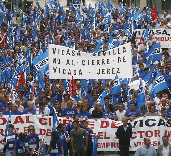 La plantilla reanuda las protestas el sábado con una cacerolada. Jesús Navas La plantilla reanuda las protestas el sábado con una cacerolada. Jesús Navas