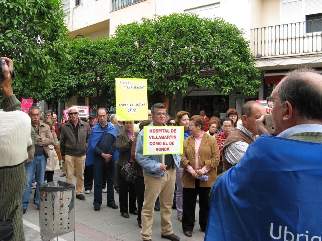 El movimiento ciudadano celebra el cuarto aniversario en demanda de mejoras en la asistencia sanitaria. Información El movimiento ciudadano celebra el cuarto aniversario en demanda de mejoras en la asistencia sanitaria. Información