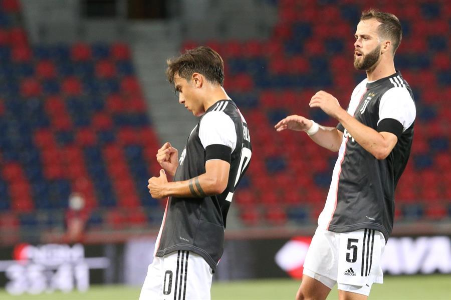 Pjanic (derecha). EFE Pjanic (derecha). EFE