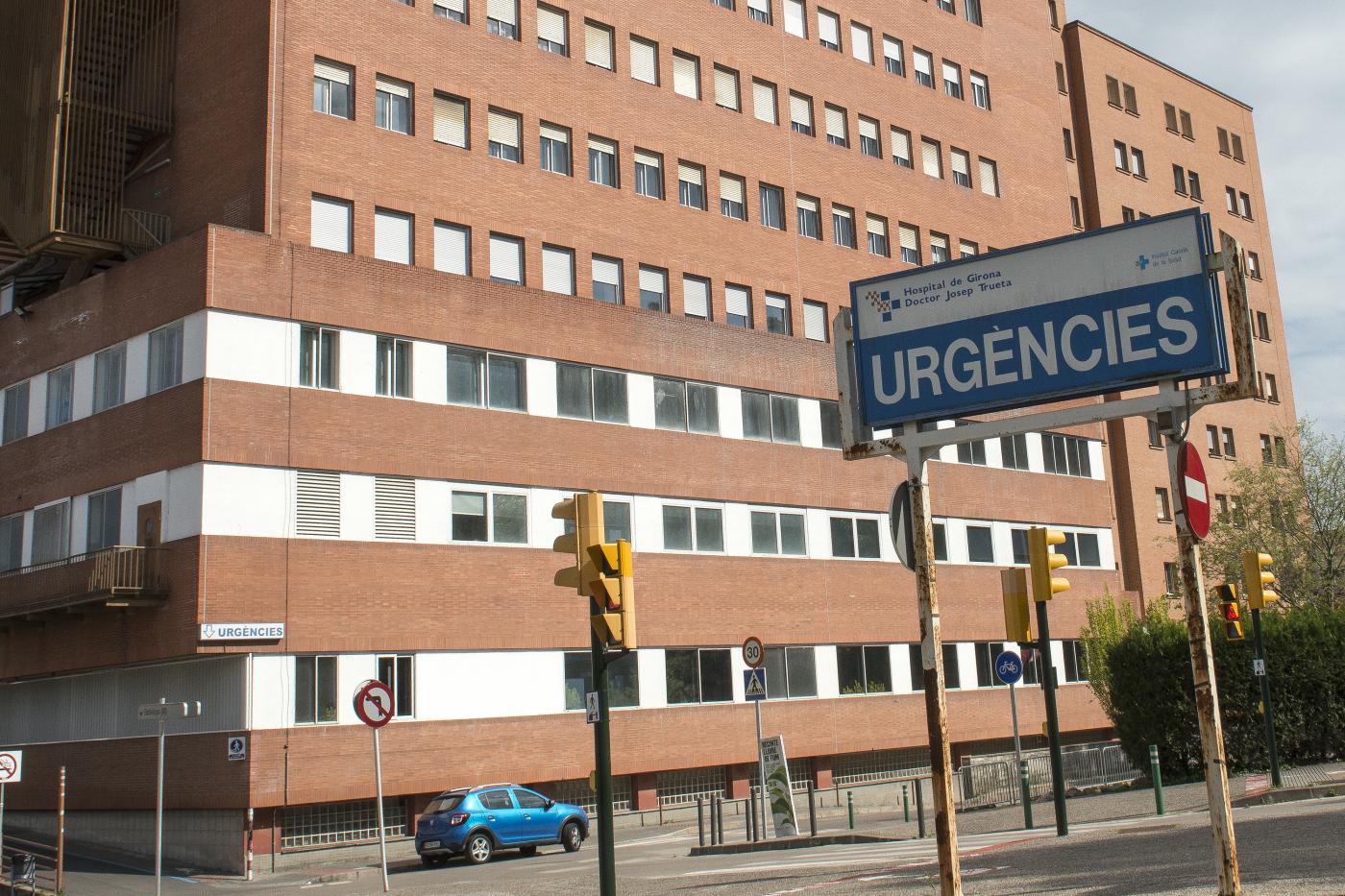 Fachada y entrada de Urgencias del Hospital Universitario de Girona. - Europa Press