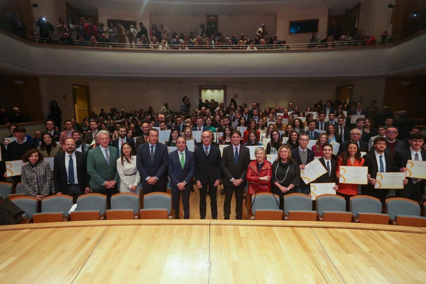 Reconocimientos a los mejores 108 expedientes universitarios en Sevilla