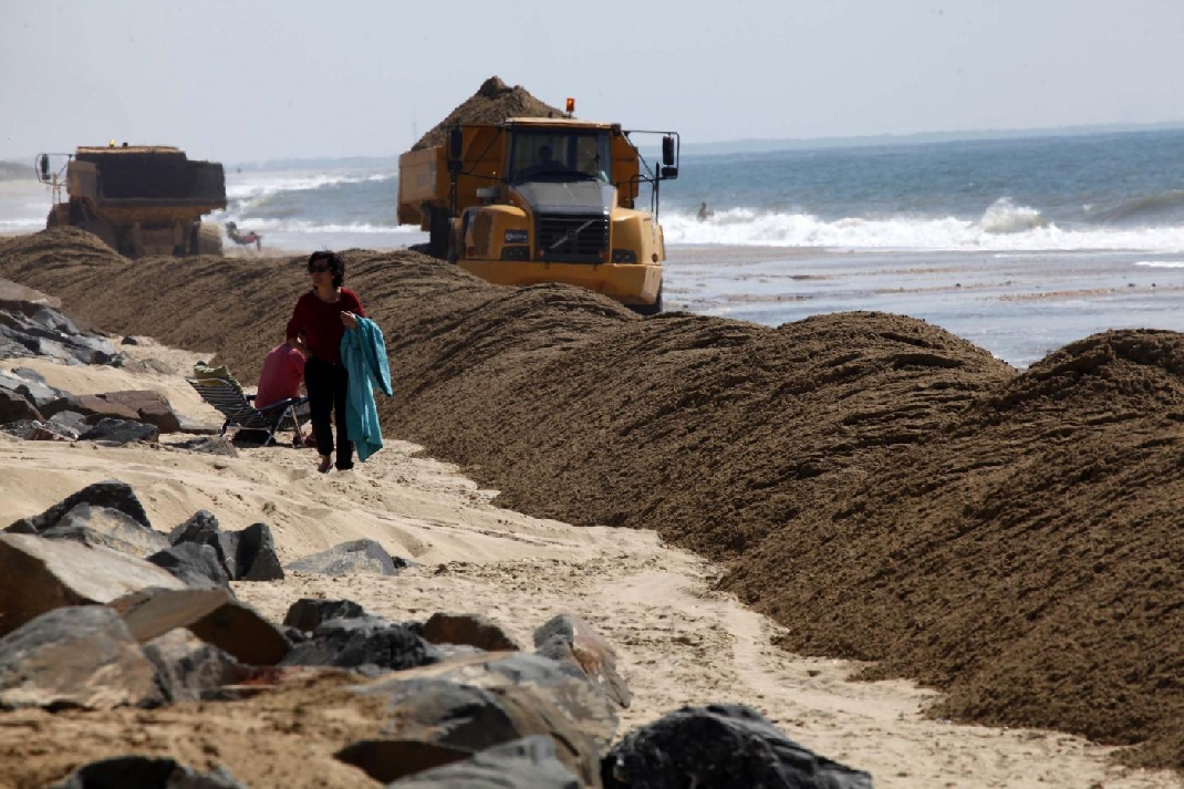 El BOE publica ya el anuncio de licitación de la regeneración de la playa de La Antilla