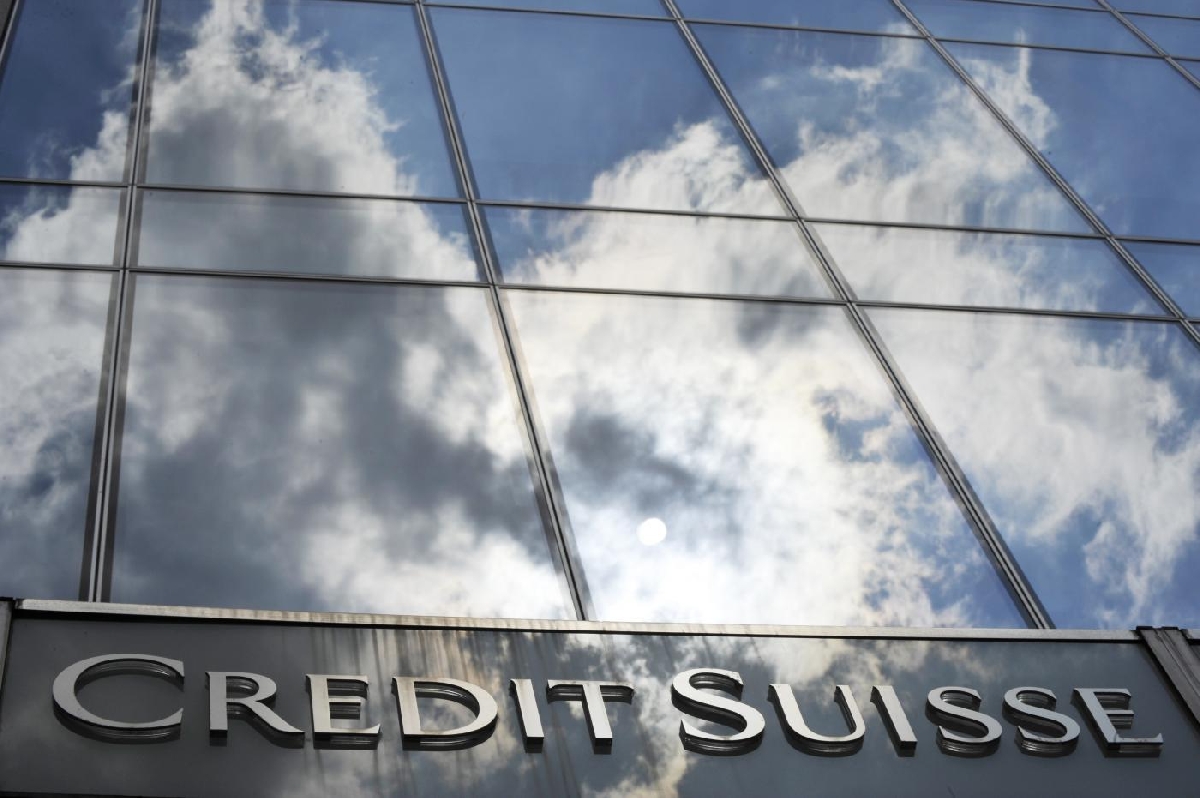 Riesgo de recorte de miles de empleos tras rescate de Credit Suisse, dice FT