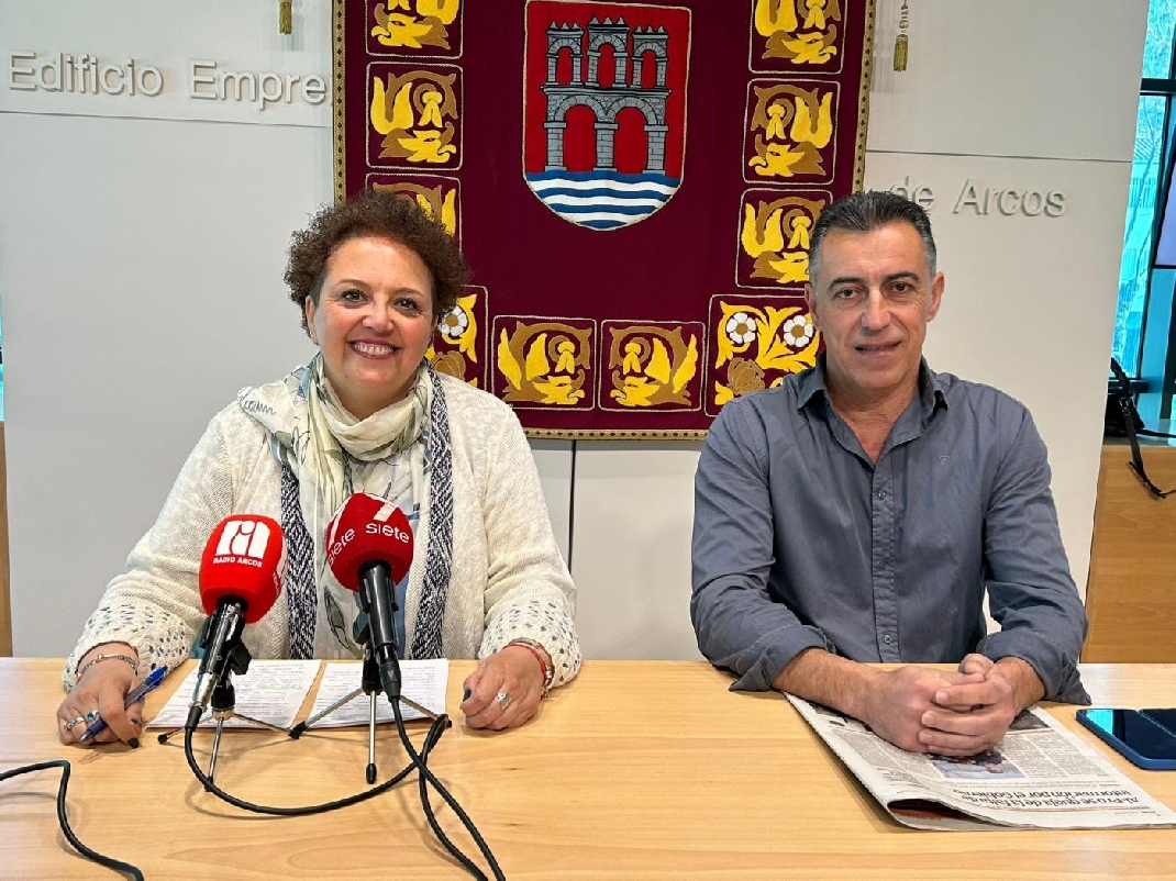 El Gobierno de Arcos de la Frontera se explaya contraatacando a la oposición