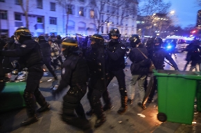 Disturbios en ciudades francesas tras el fracaso de las mociones de censura 