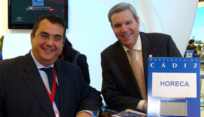 El alcalde de El Puerto, Enrique Moresco y el presidente de Horeca, Antonio María de Ceballos Información
