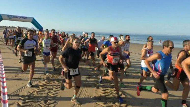 Participantes de la Carrera popular Playa de Regla RTV Municipal de Chipiona