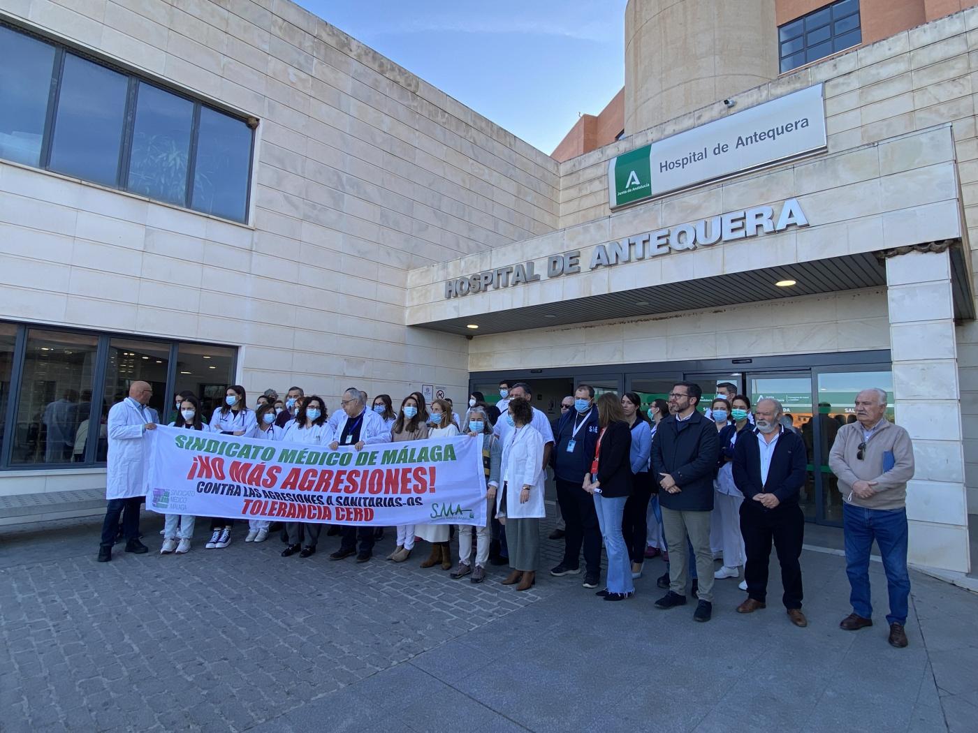 Protesta por la agresión a una médica. VM