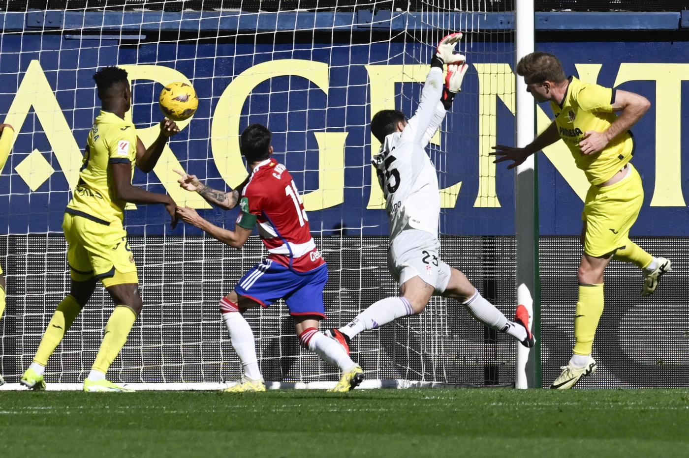 Villarreal - Granada. EFE/ Andreu Esteban
