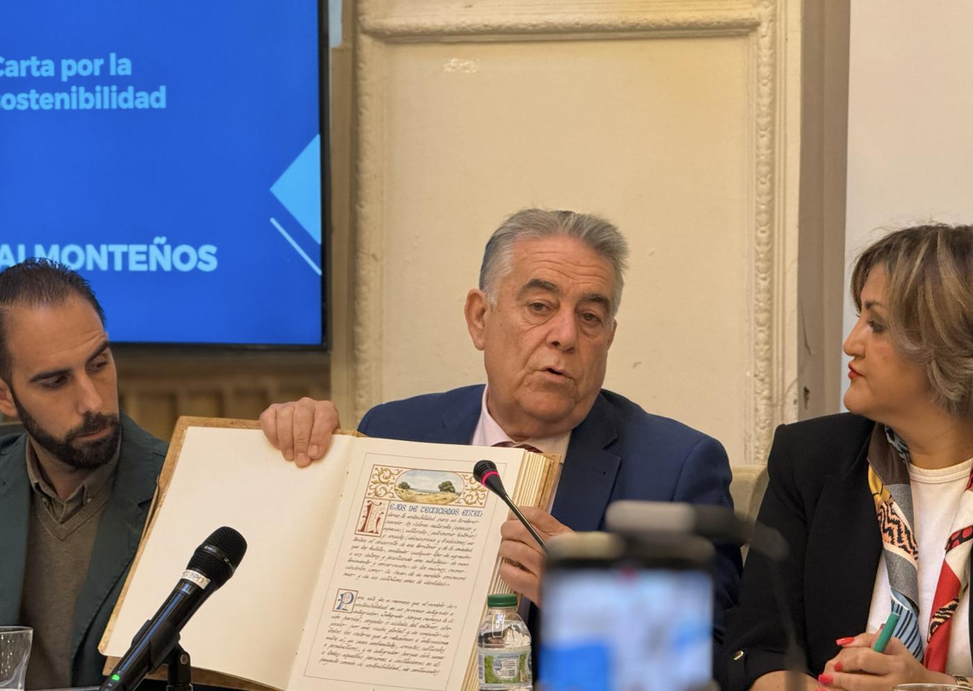 Francisco Bella durante rueda de prensa A.B.