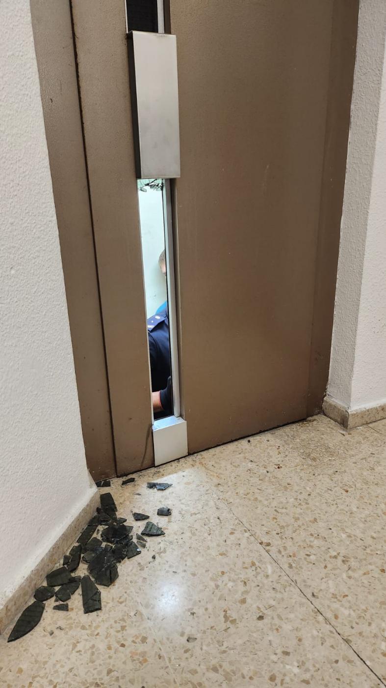 Estado del ascensor detenido. VM