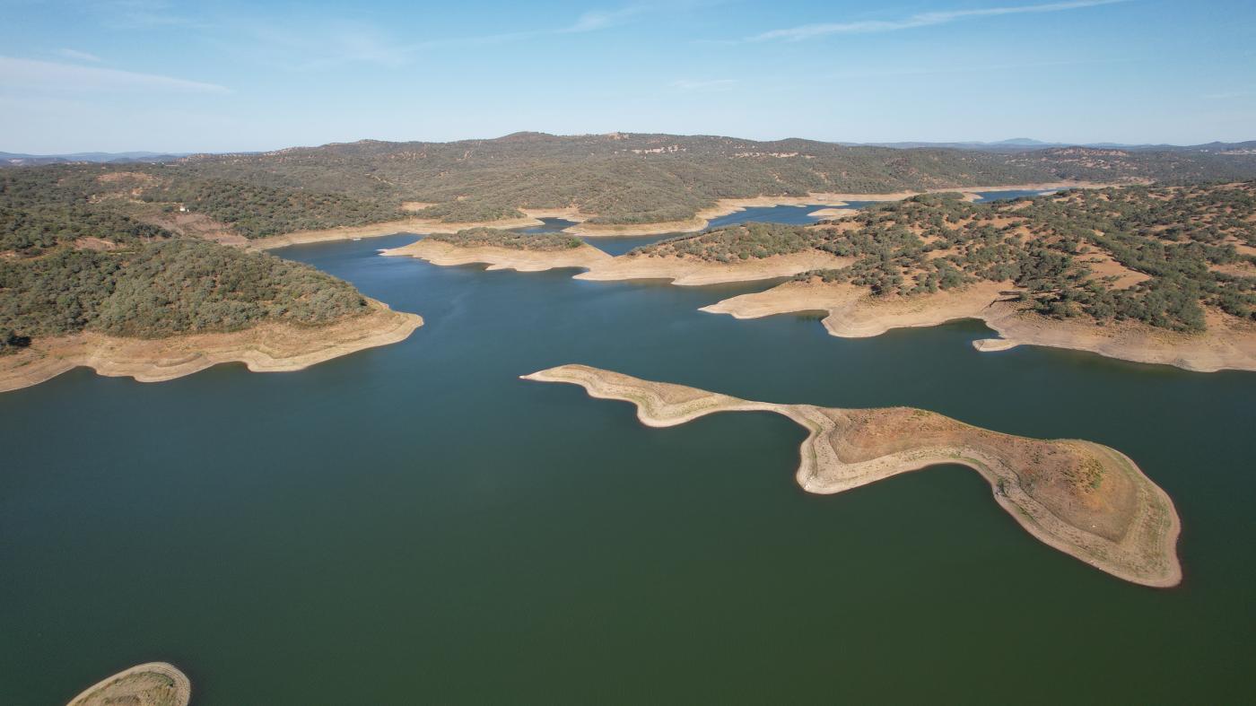 Arrancan las obras de Aguas del Huesna en Los Jinetes para garantizar el suministro