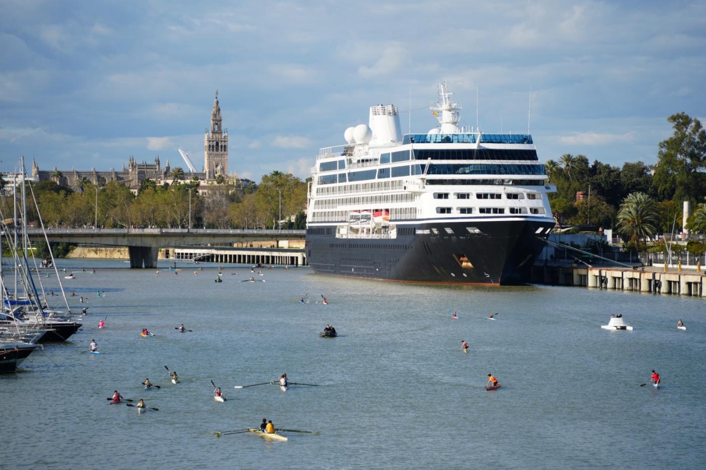 Puerto de Sevilla licita la gestión de su terminal para atraer escalas de alta gama