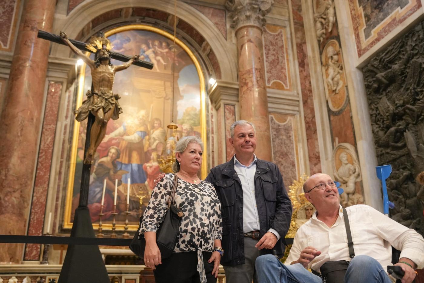 Sanz en su visita al Cachorro. Ayto