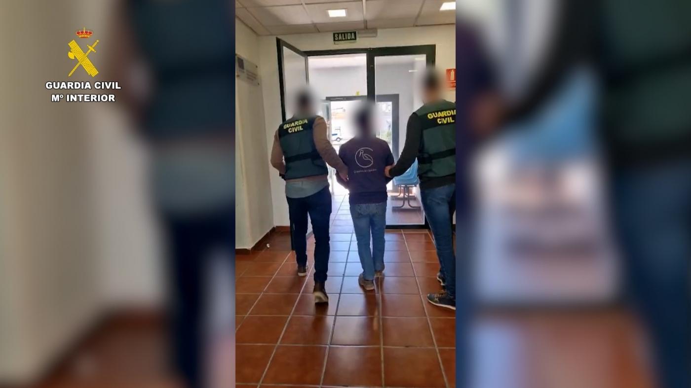 La Guardia Civil detiene a un hombre en San Roque por drogar a dos mujeres en El Rocío