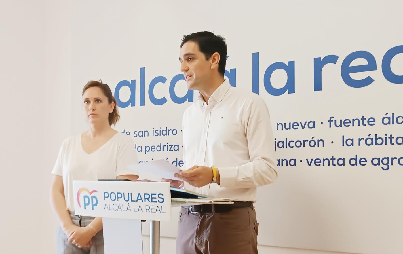 Marino Aguilera y Mercedes Flores, en la rueda de prensa de hoy.  - Juan José Montiel