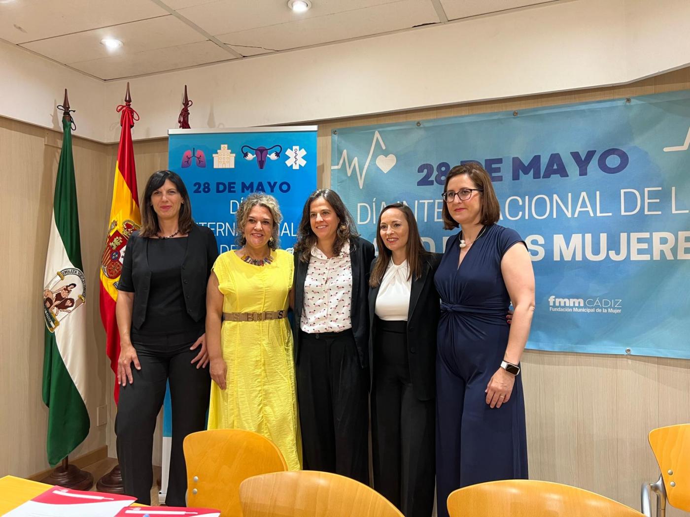 Foto de familia de las participantes. - D.M.