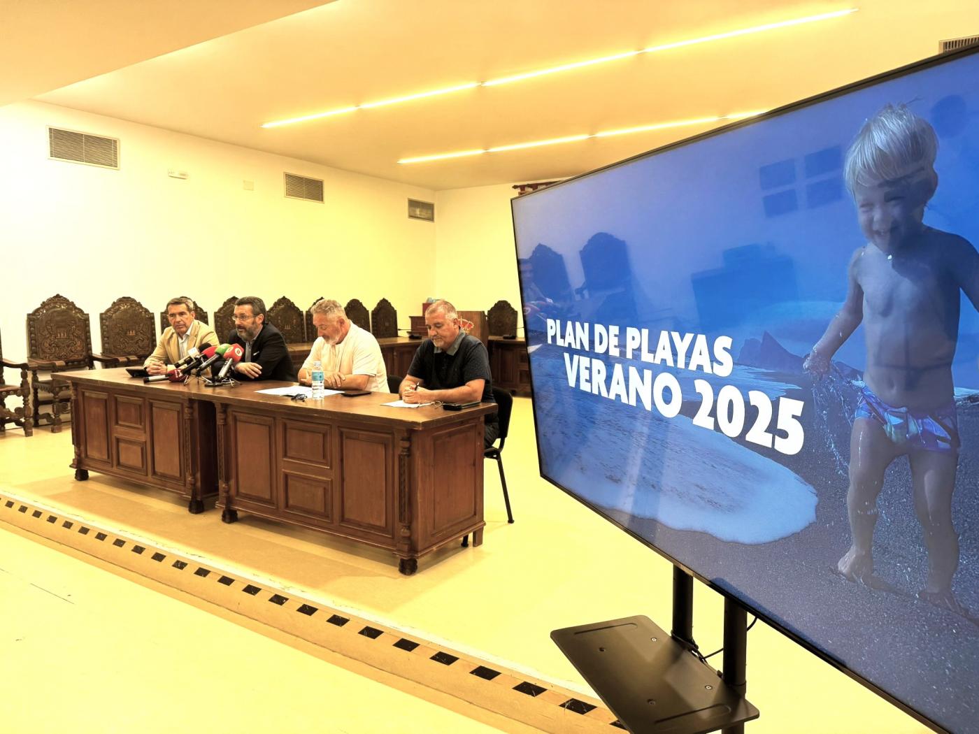 Presentación de la temporada de playas de La Línea de este año - A.I.