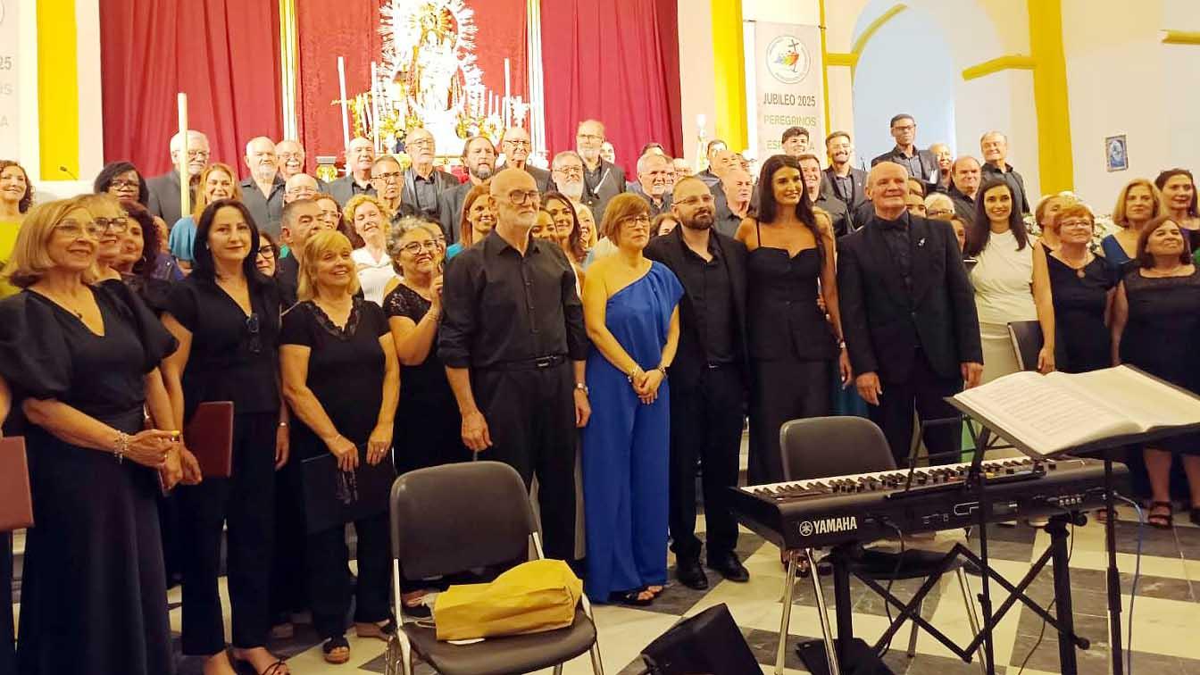 Foto de familia de las tres corales.  - A.I.