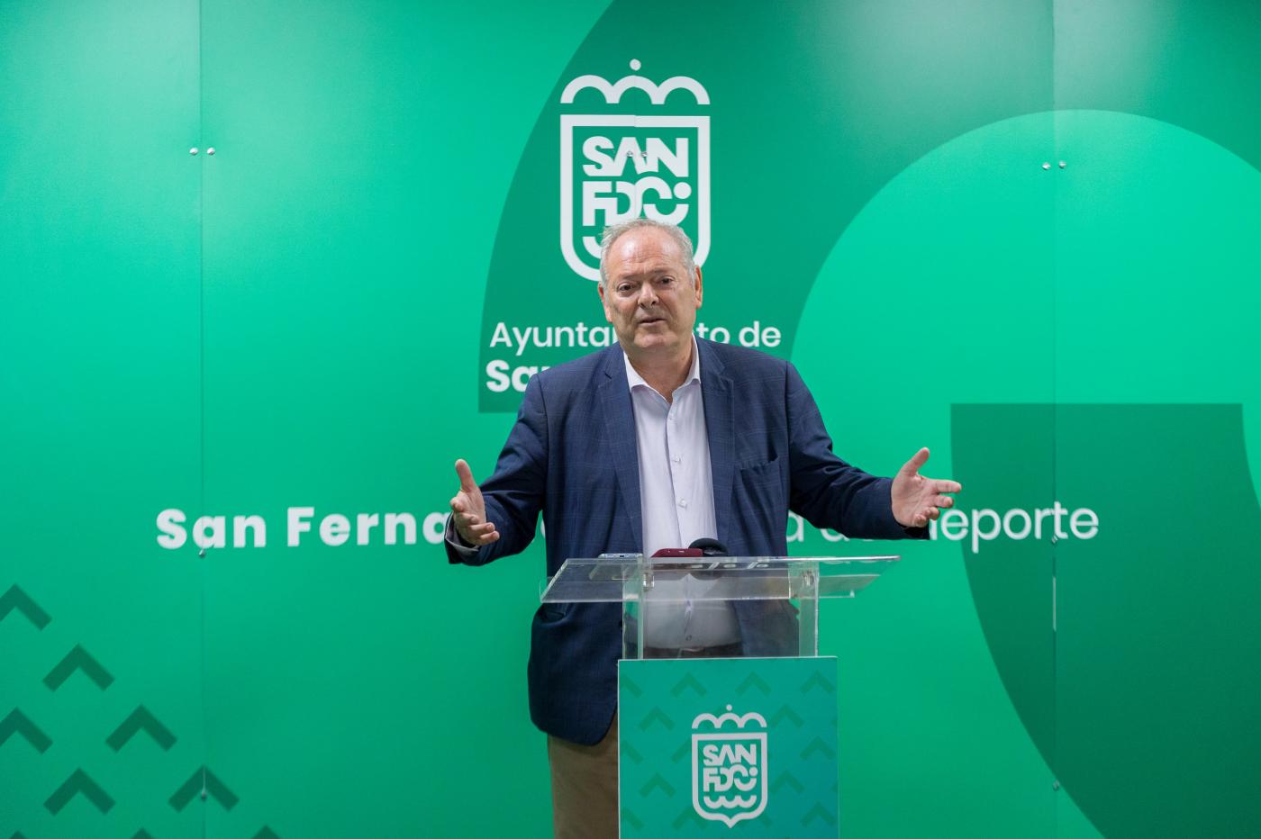 Antonio Rojas dando a conocer a sus candidaturas.  - A.I.
