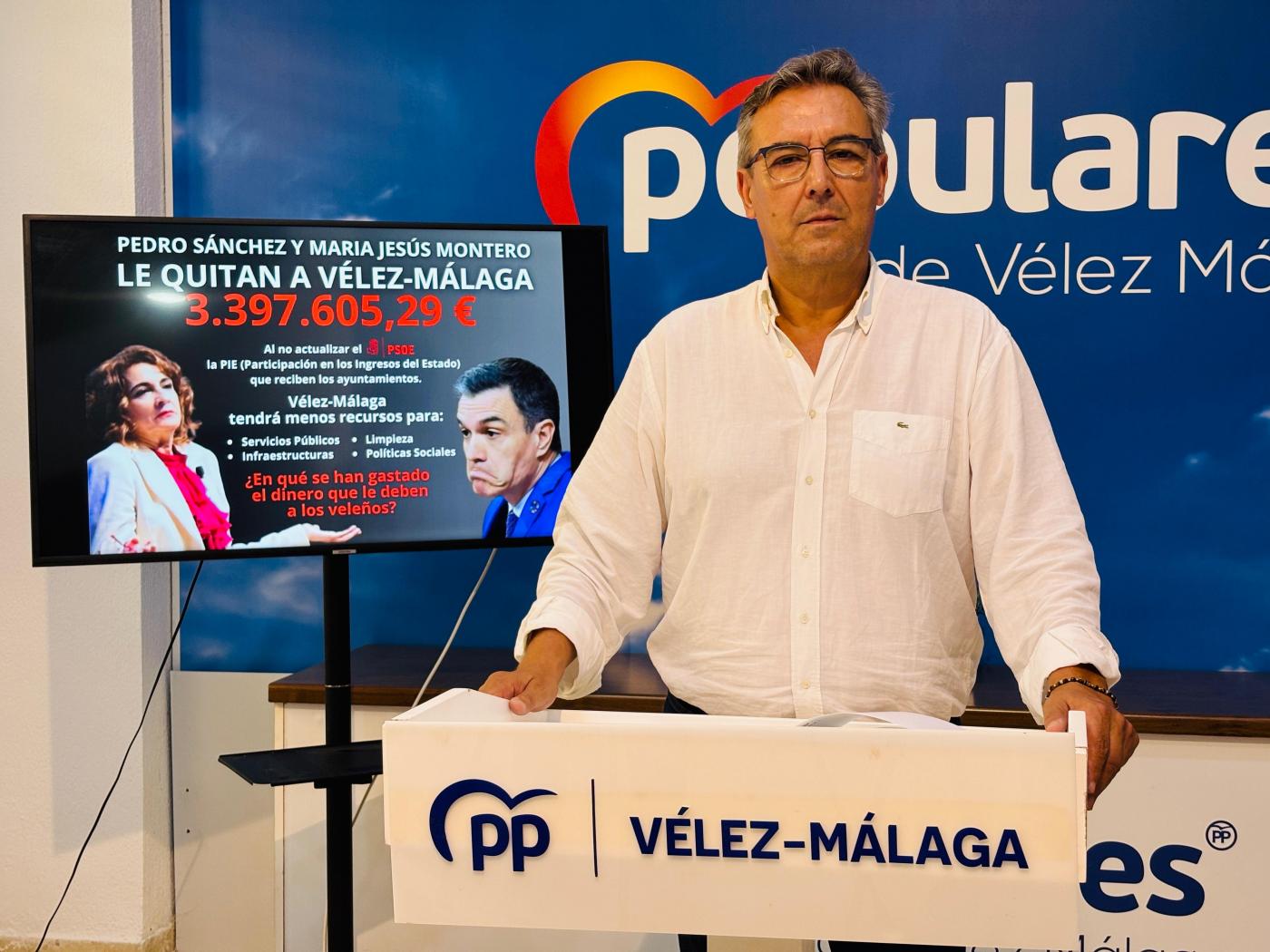 Manolo Gutiérrez, concejal de Hacienda, reclama una deuda con Vélez.  - Partido Popular