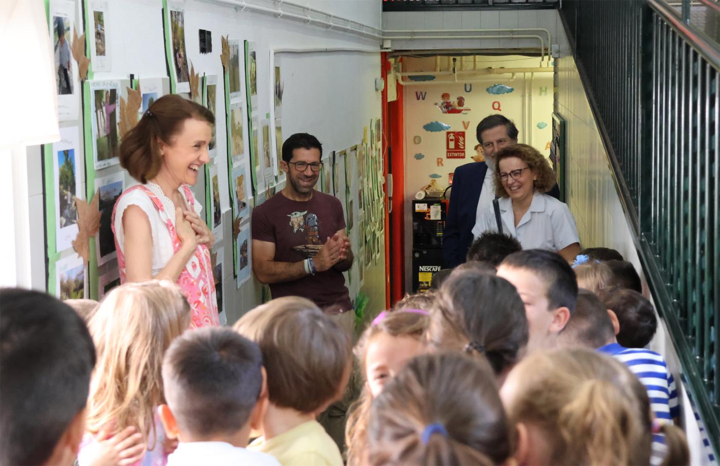 Juan Montoro El Creata, con alumnados del 'Alfonso Sancho' de Jaén - Fundación Caja Rural