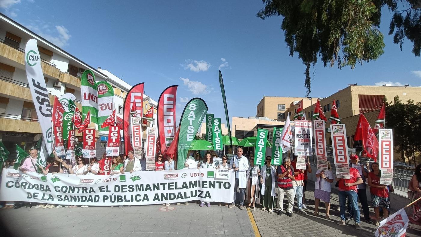 Los sindicatos se concentran ante el aumento de las listas de espera en el Área Norte