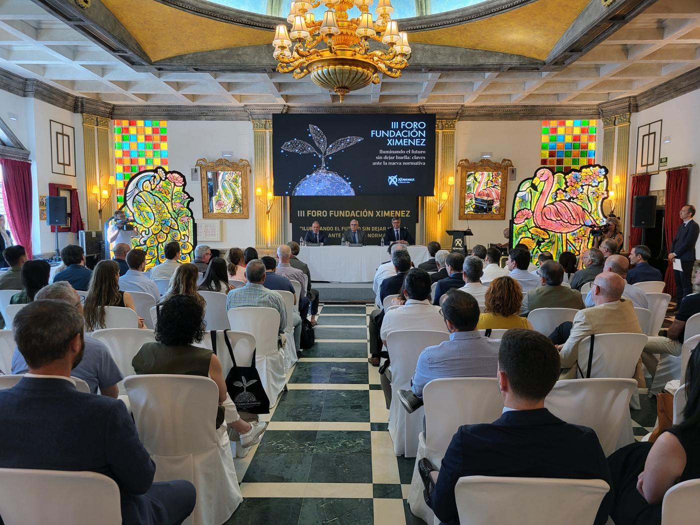 El III Foro de la Fundación Ximenez debate sobre el futuro de la iluminación sostenible