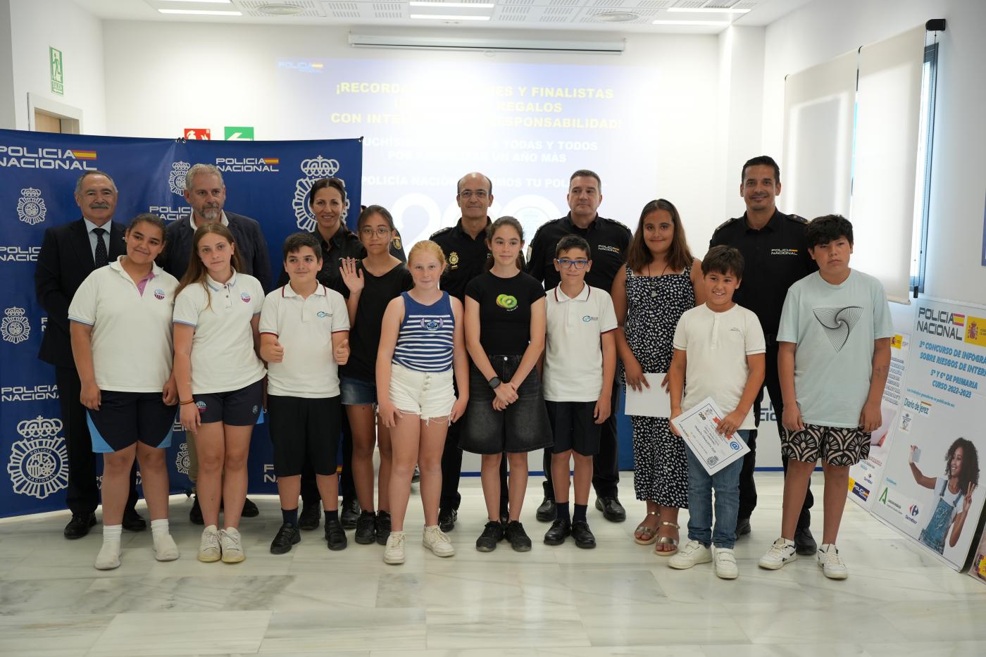 Policía Nacional entrega los premios del Concurso de Infografías sobre Riesgos de Internet