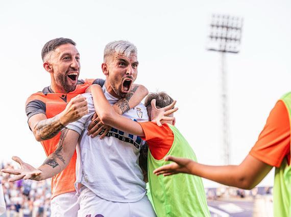 Adri Paz celebra un gol con el Real Jaén.  - Miranda López