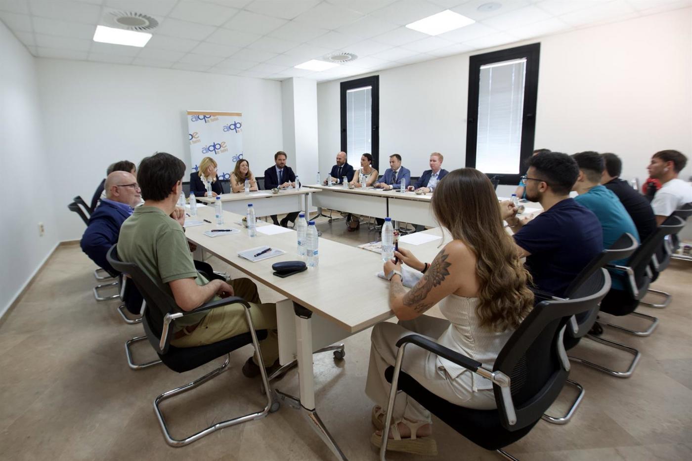 Un total de 140 estudiantes de FP completan su formación en empresas de industria química