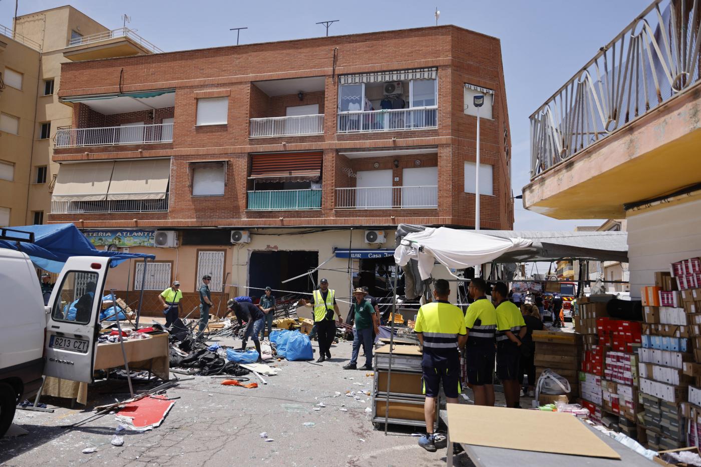 Un equipo de Guardia Civil investigará las causas de la explosión del bar en Murcia