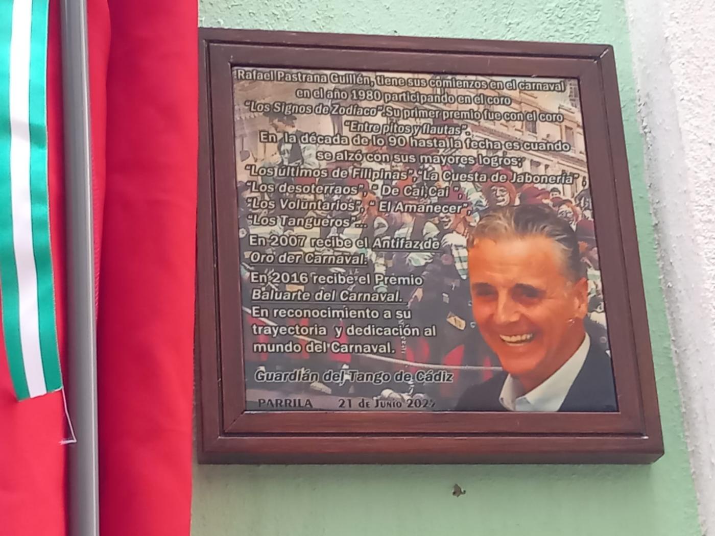 Placa homenaje a Faly Pastrana. A. R. C.