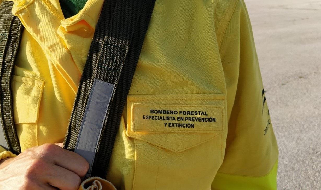 Infoca trabaja en el control del incendio forestal de Villaviciosa de Córdoba