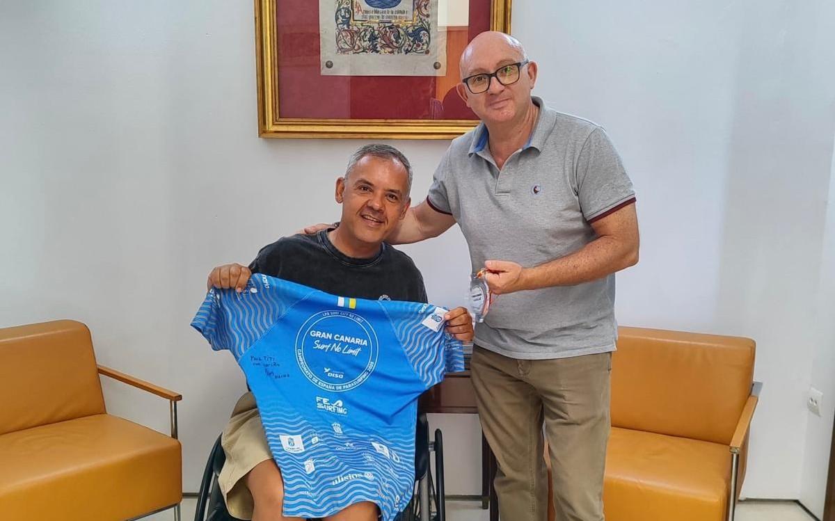 Recepción a Titi Feria, subcampeón de España de Parasurfing 2025 categoría Prone 2