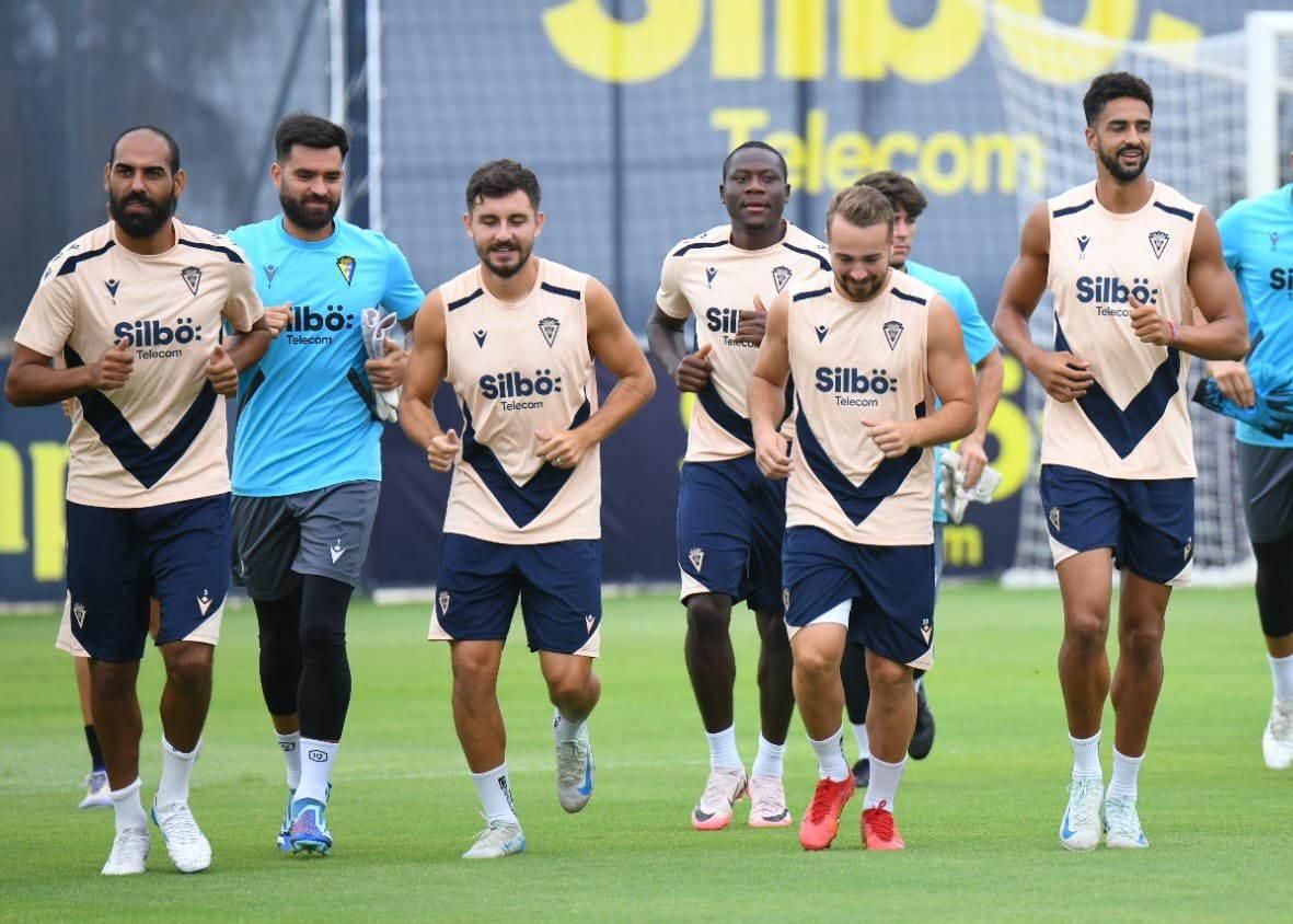 Dos semanas clave para reducir la plantilla del Cádiz CF