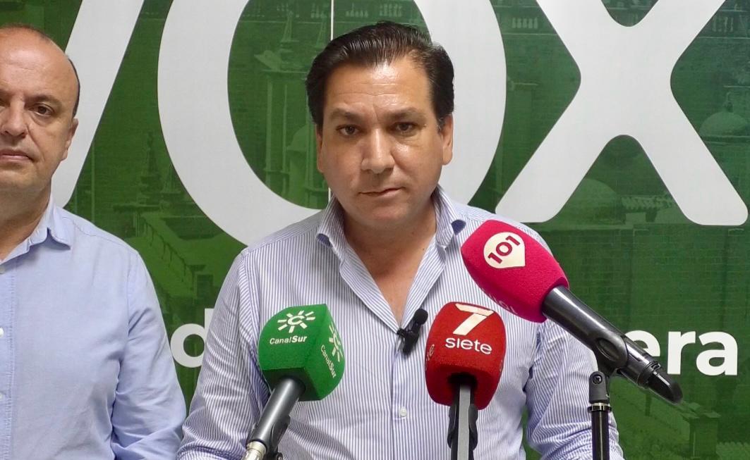 Antonio Fernández en rueda de prensa - Vox