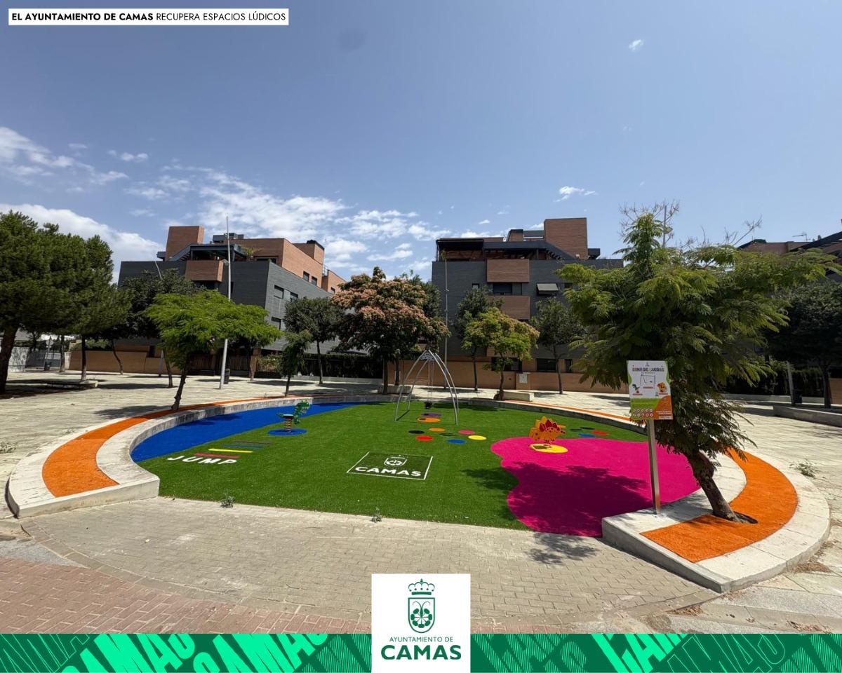 Camas inaugura dos parques infantiles en Puerta Cartuja y la nueva Avenida