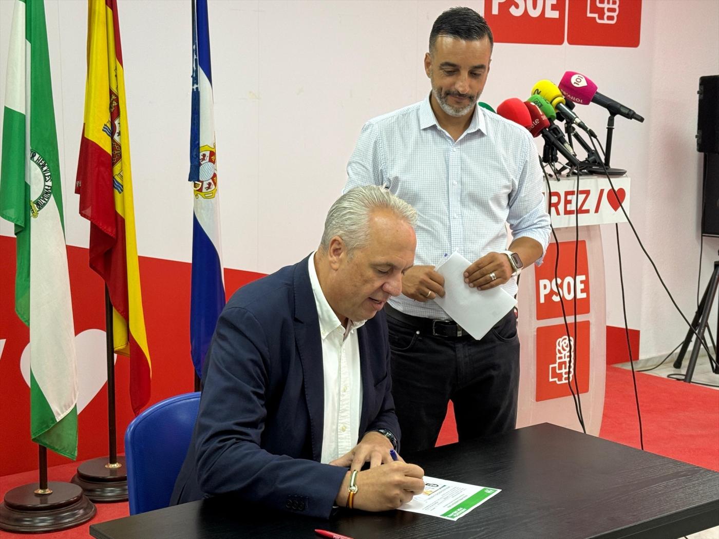 Ruiz oix firmando el aval para que Montero sea candidata a la Junta  - A.I.