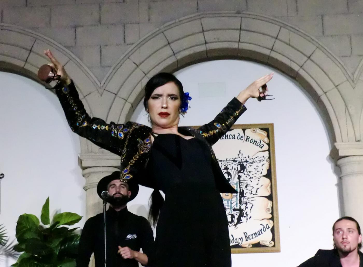 La Peña Flamenca celebra una nueva noche de arte con cante y baile