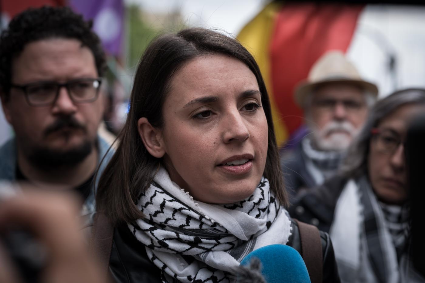 Montero acusa a Sánchez de tener 