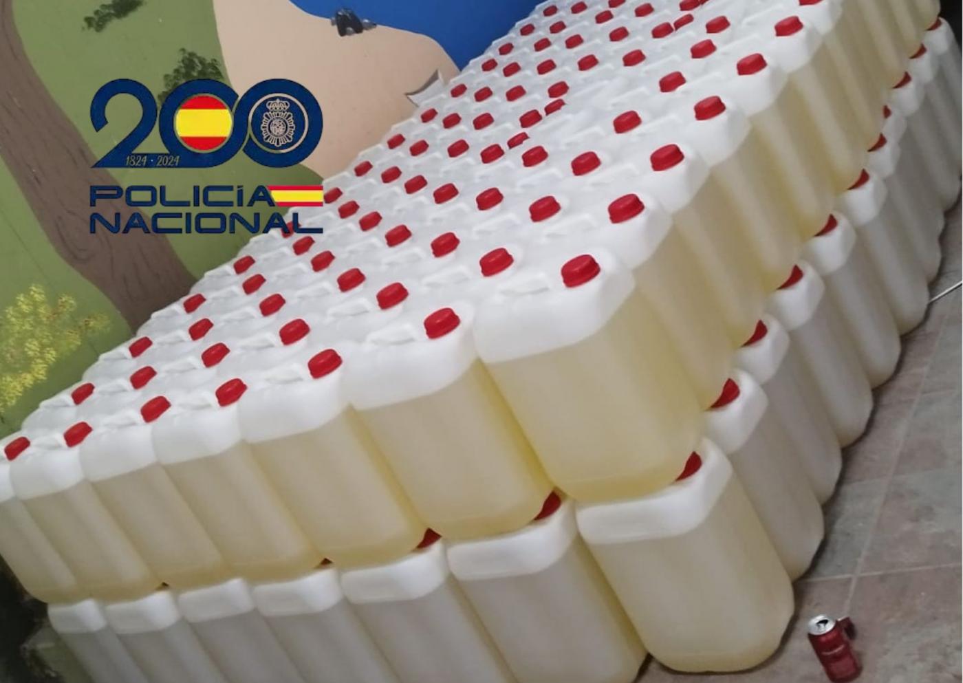 La Policía Nacional interviene 7.000 litros de gasolinas en Chipiona para narcologística