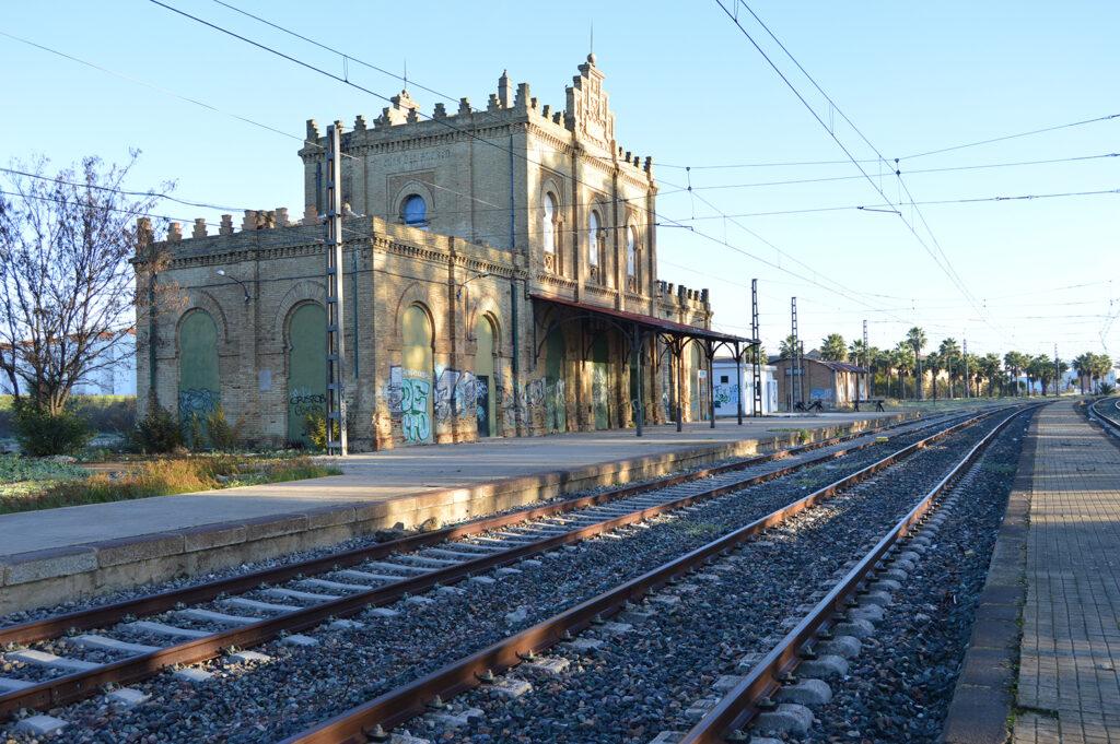 Adjudican las obras para mejorar la línea Sevilla-Hueva a su paso por San Juan del Puerto