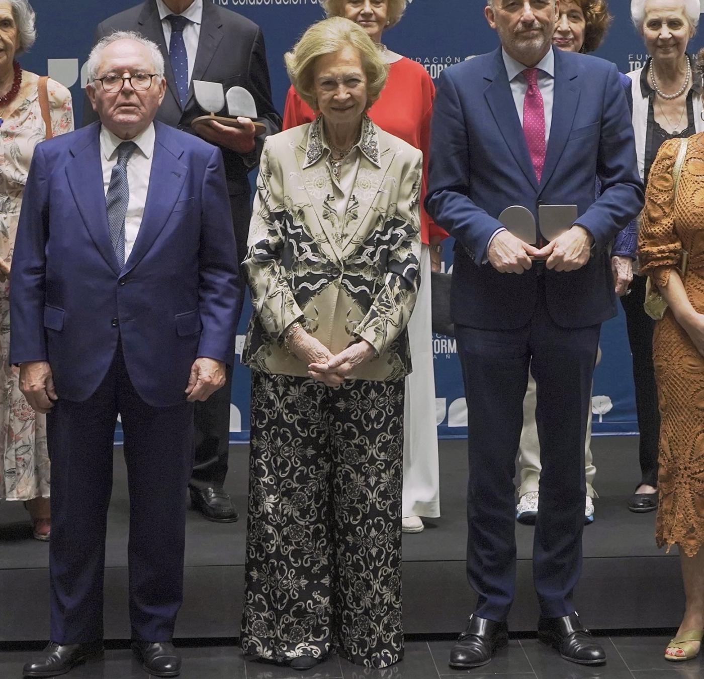 Doña Sofía reaparece arriesgando con el estilismo tras la marcha de Juan Carlos I