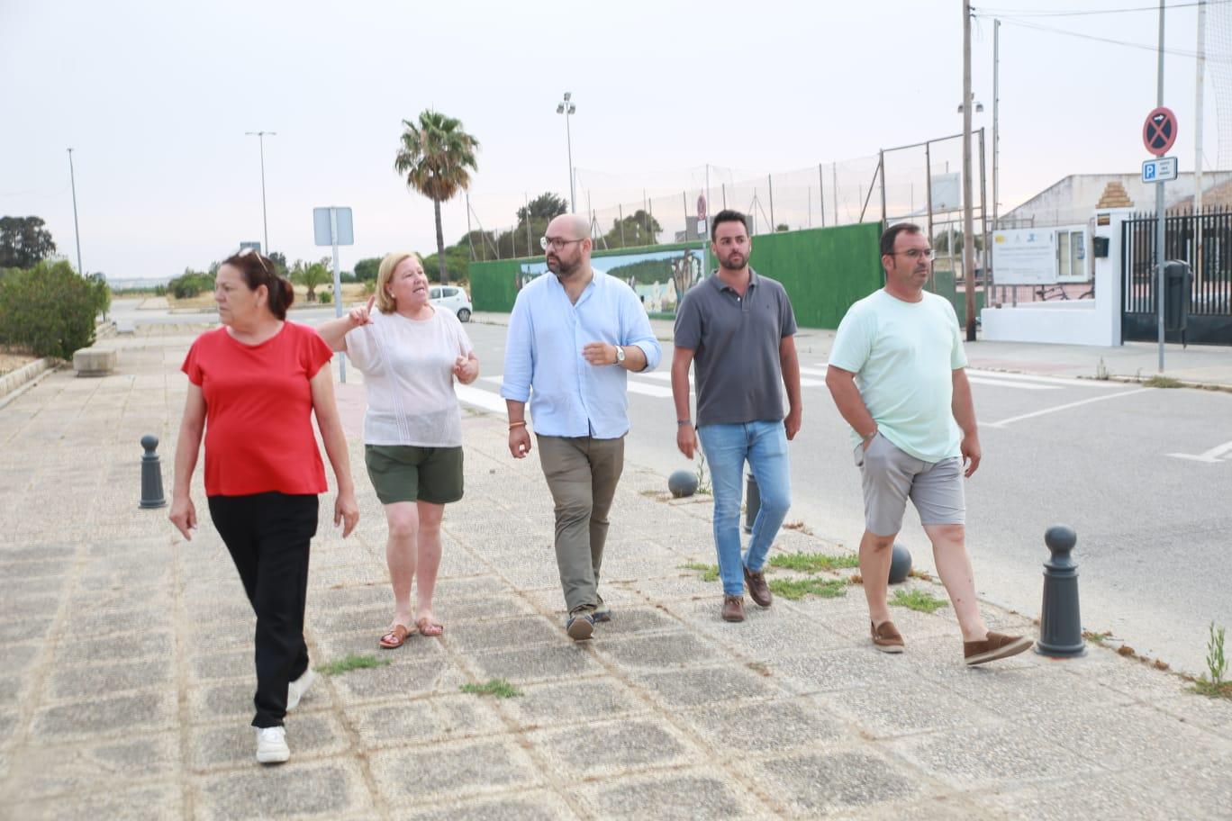 Bello y Garay visitan el Poblado de Doña Blanca