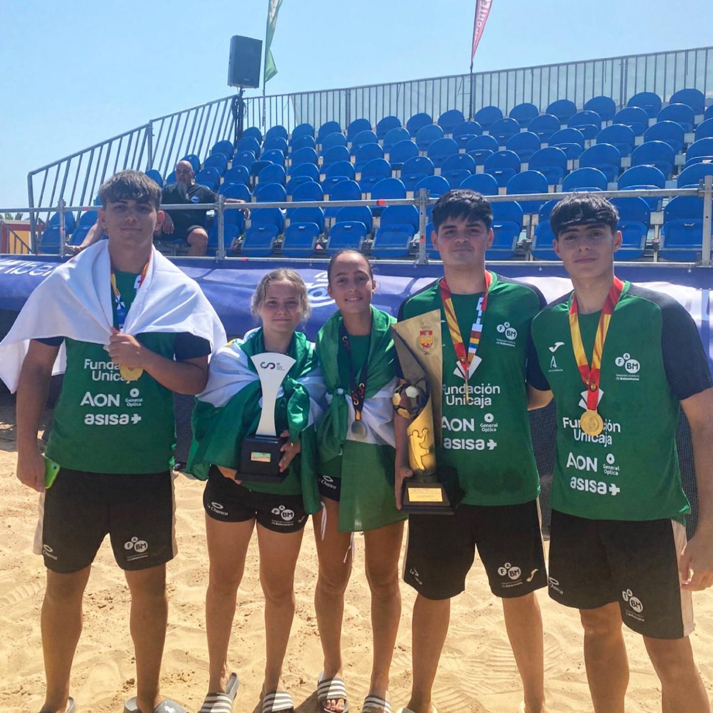 El BM Proin Sevilla domina la playa a través de su cantera