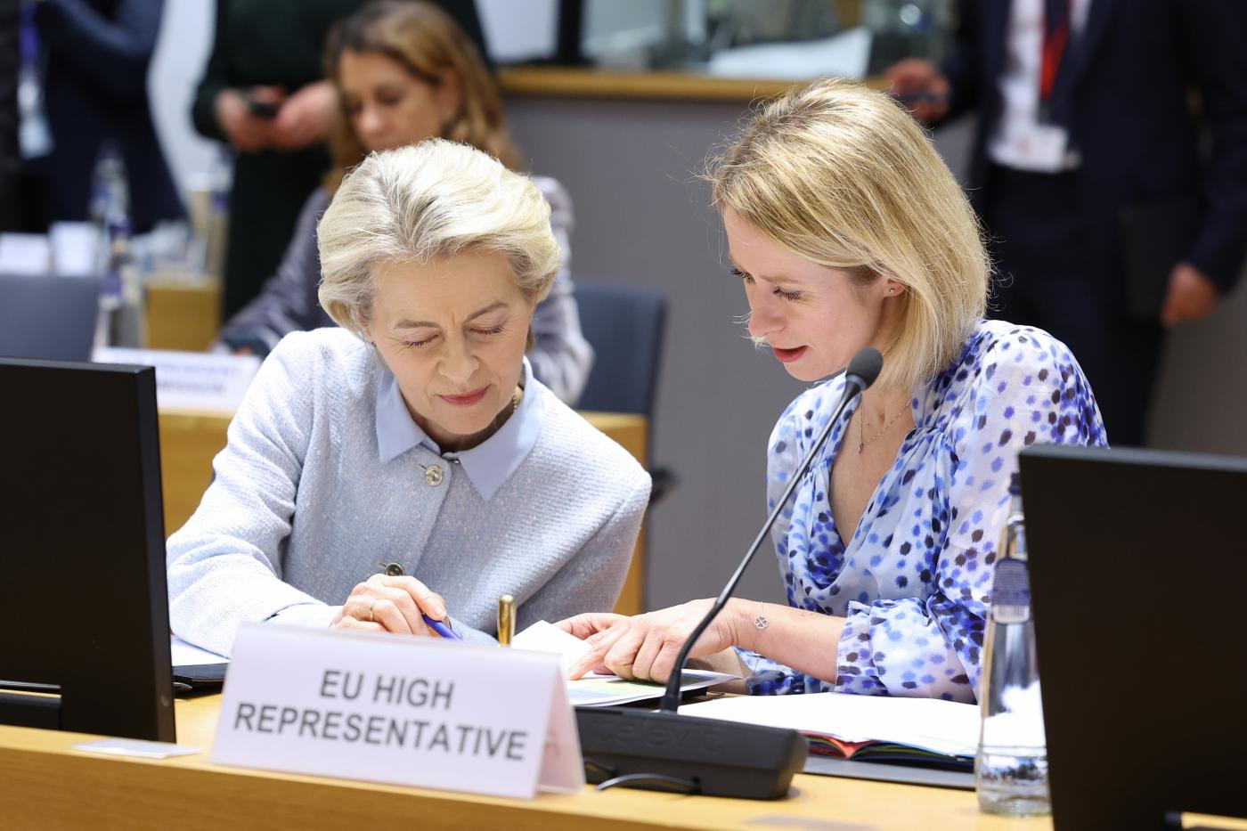 Kallas y Von der Leyen piden a líderes de la UE acciones conjuntas para el rearme
