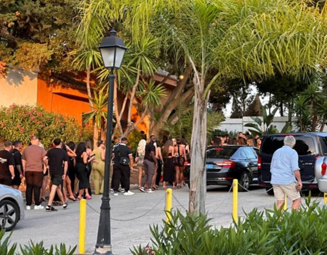 La Nâo Club de Marbella se enfrenta a una reclamación de 70.000 euros y posible cierre 