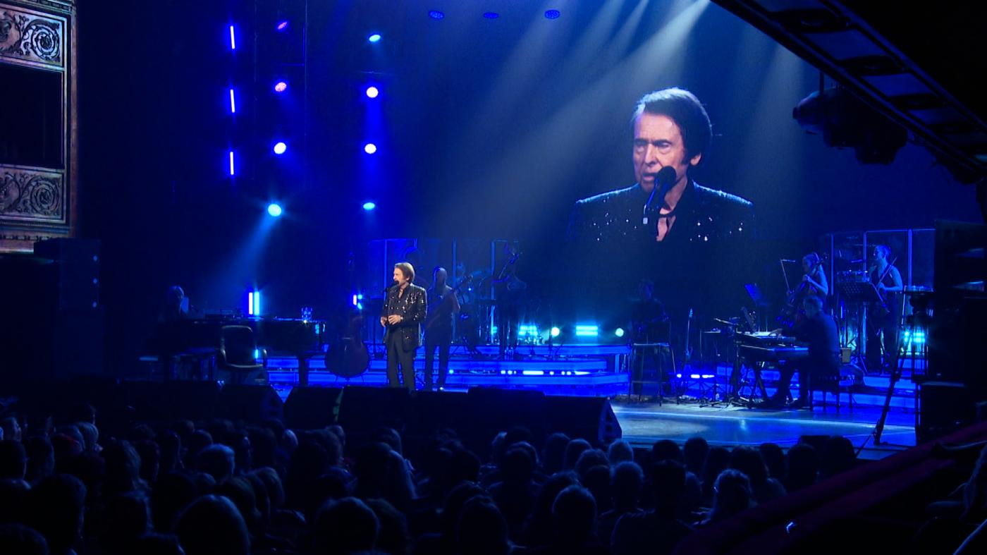 Raphael reúne a grandes rostros conocidos en su concierto en Madrid 